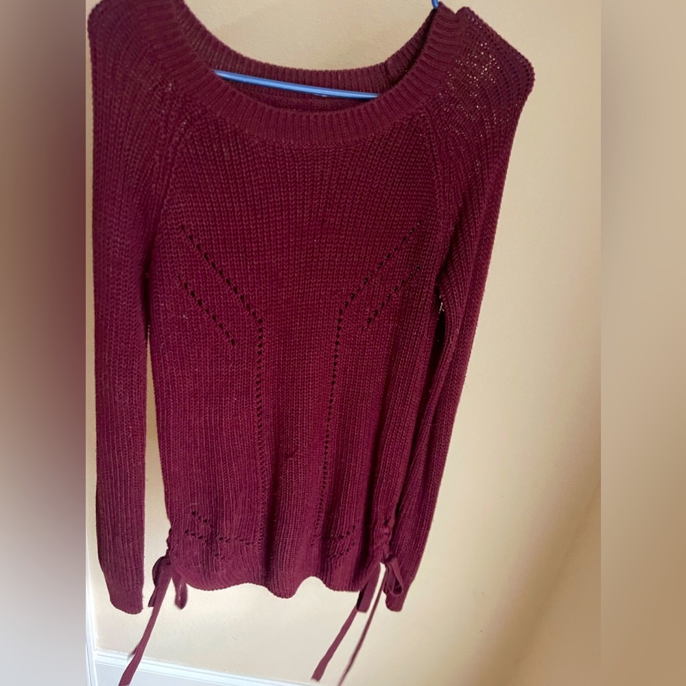 SO name brand maroon sweater w/ cute side ties!